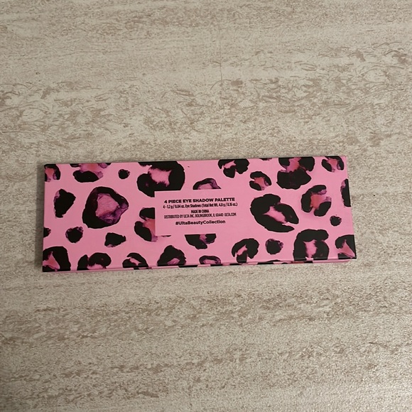 Eye Shadow Pallet Never Used - Picture 2 of 3